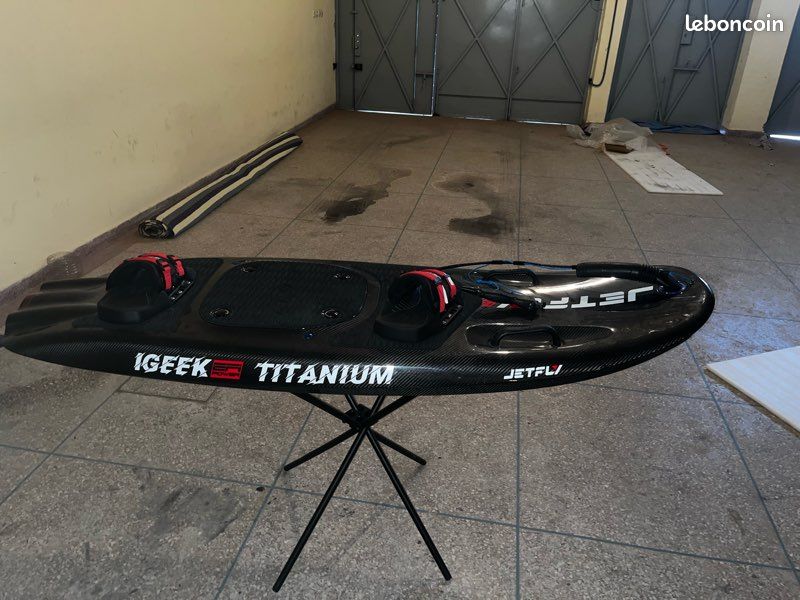 Jet surf thermique ( essence ) Carbone (image 1)