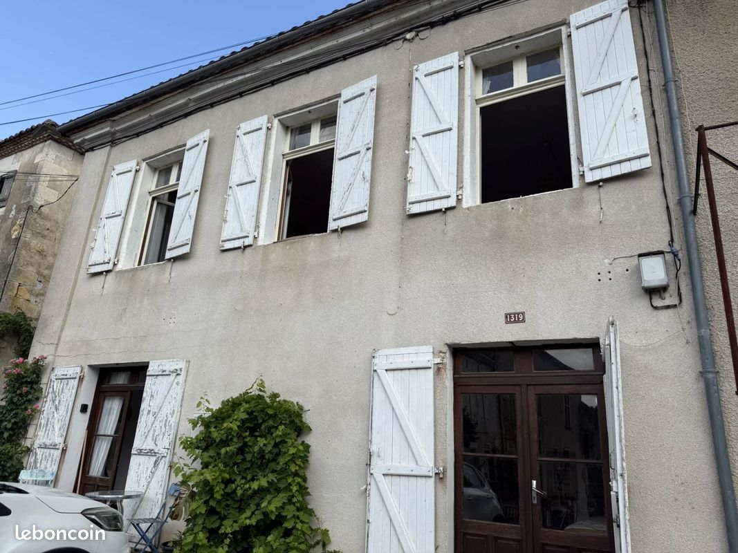 Maison 6 pièces 100 m² · à Varaignes · 100 m² · 99 000 €