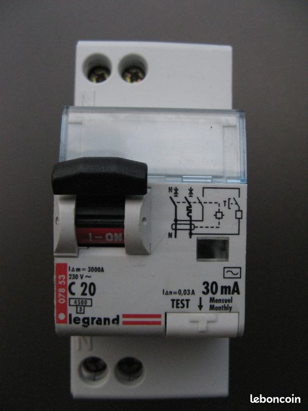 Disjoncteur différentiel (image 1)