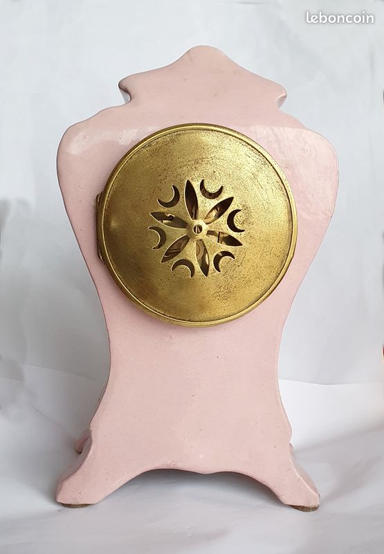 Révisée Petite pendule romantique céramique faïence 19 ème siècle (image 5)