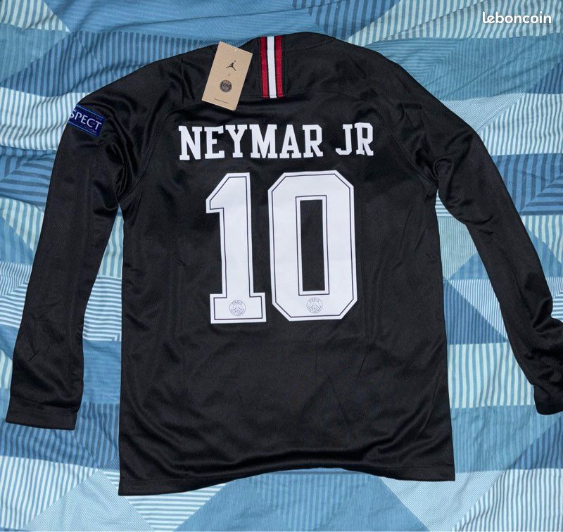 Maillot PSG Jordan rose saison 2019-2020 floqué Mbappé taille 137-147cm - Vêtements
