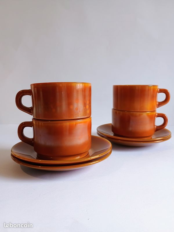 Ensemble De 4 Tasses Avec Soucoupes Arcopal France - Modèle Vieux Tacots Vintage Blanc En Verre - Occasion