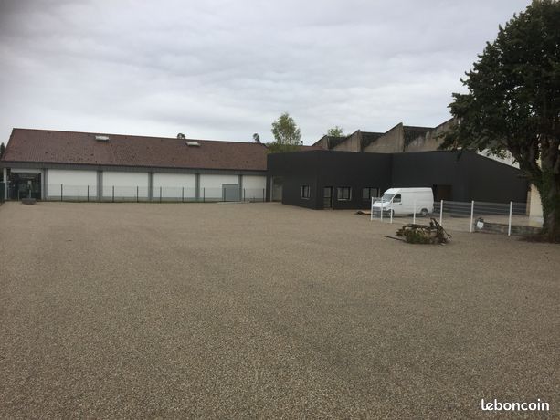 Local avec terrain constructible emplacement exceptionnel