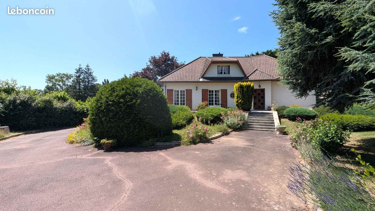 Maison 8 pièces 178 m² · à Cuiseaux · 178 m² · 299 000 €