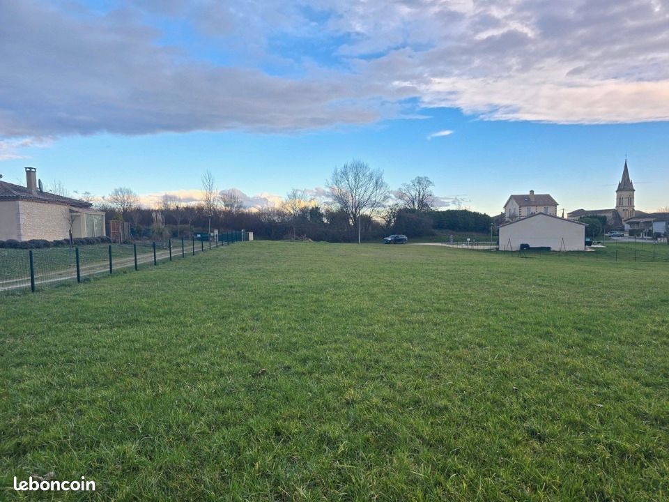 Terrain 2 054 m² Doudrac · 22 594 €