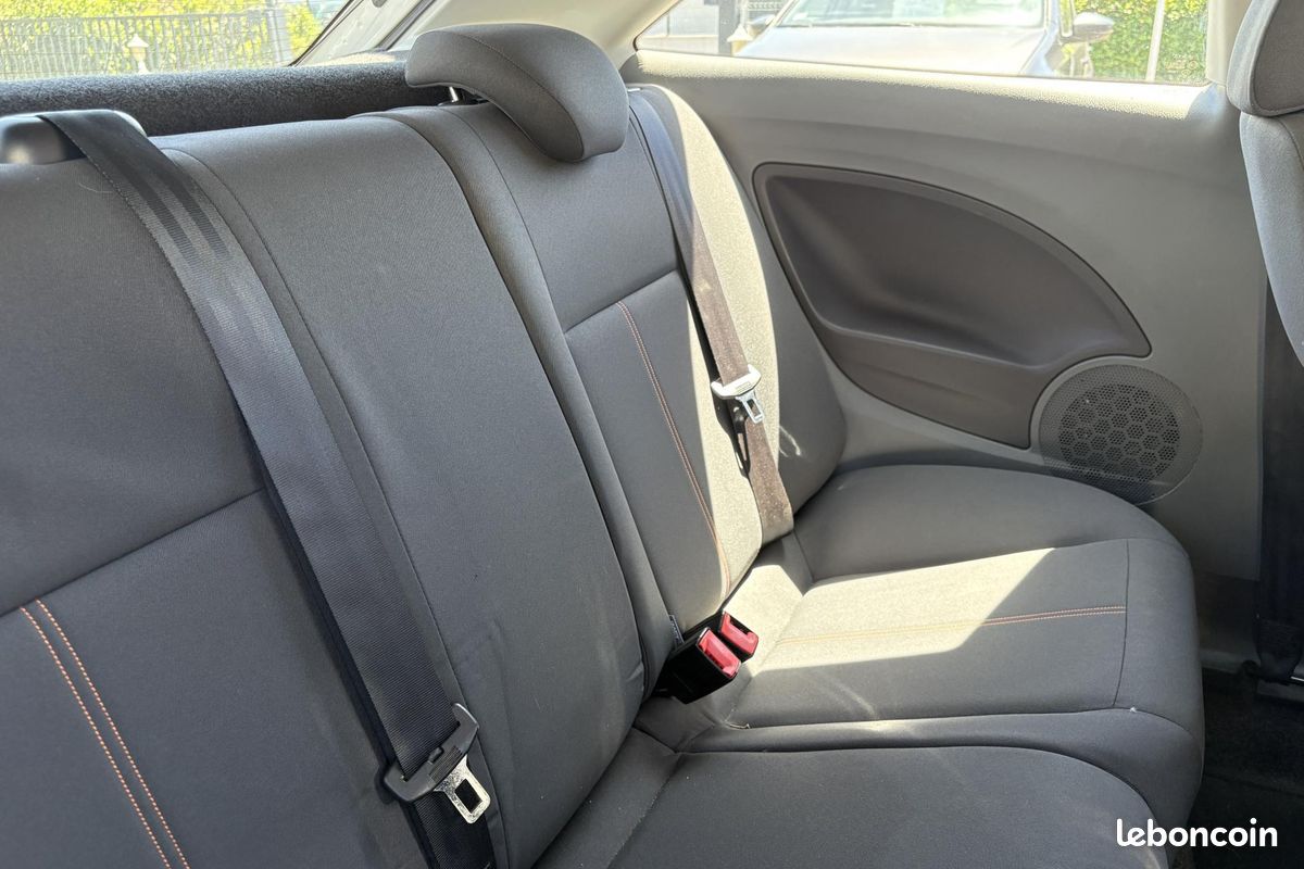 Seat ibiza 1.2 tdi 75 style (image 19)