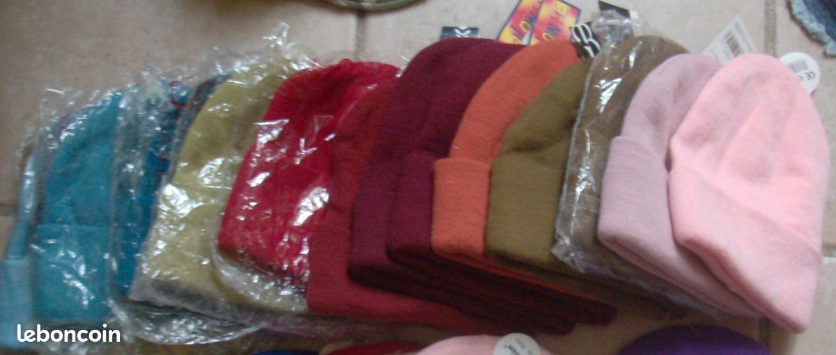 Bonnets neufs (image 1)