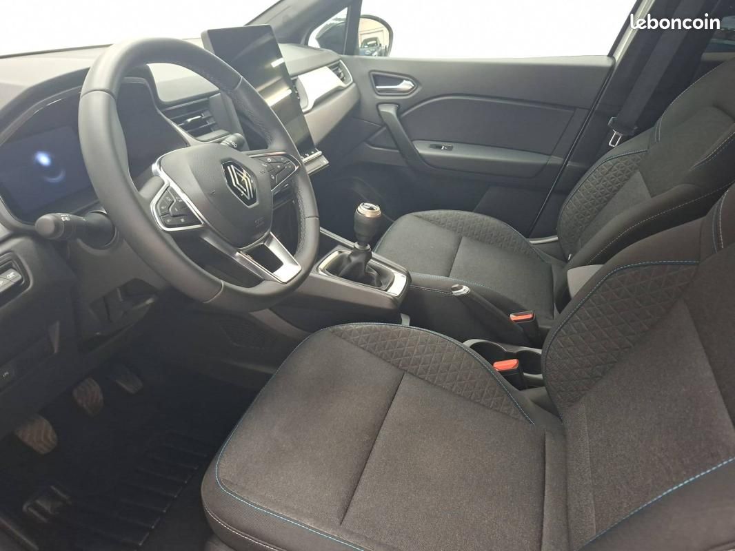 Renault Captur II mild hybrid 160 EDC Techno 5p (image 26)
