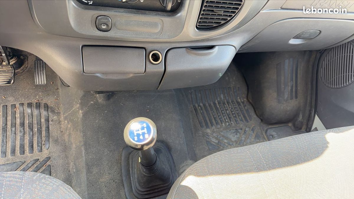 Ford Transit VU 2.0 TDdi 85 Fourgon (image 25)
