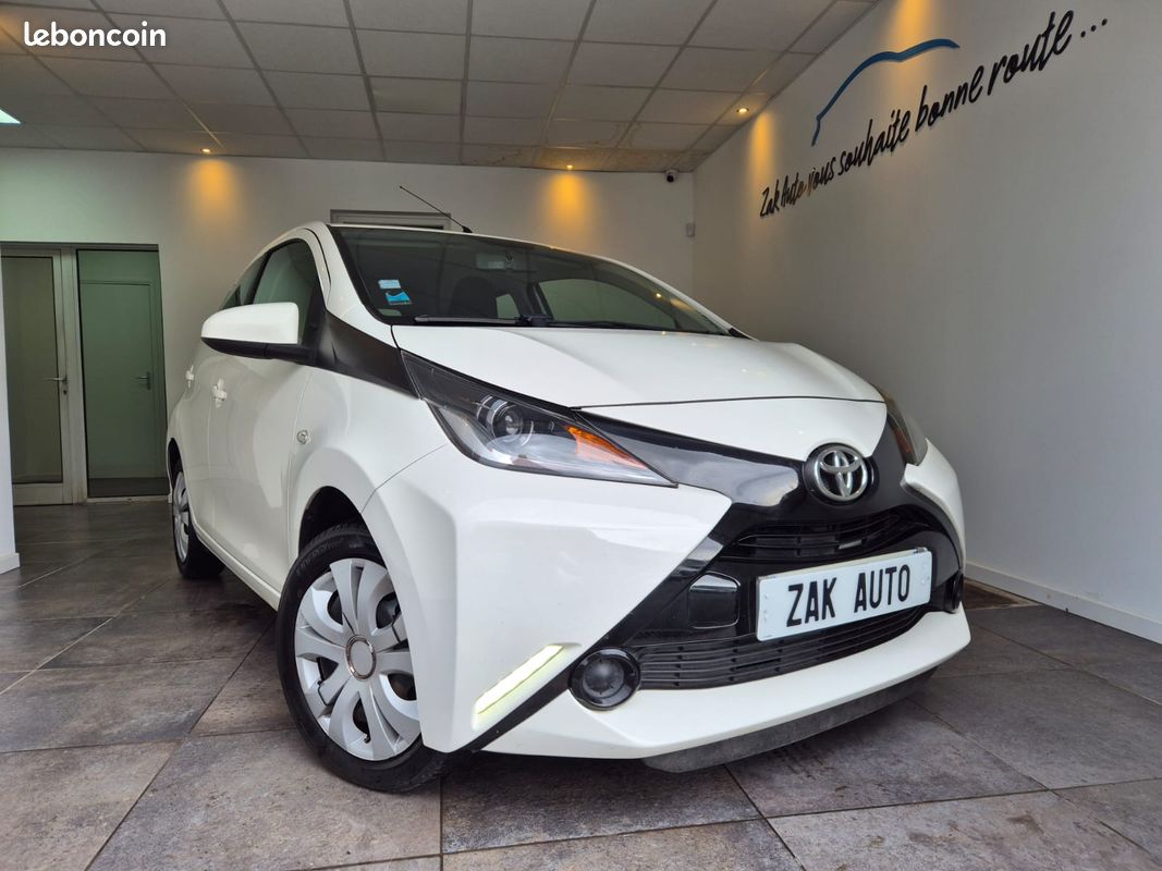 TOYOTA AYGO II X-PLAY 1.0 VVT-I 69 cv *105241 kms* 5990 euros (image 1)