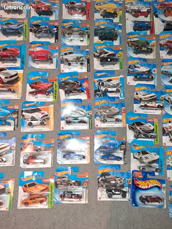 Lot de voitures hotwheels, état neuf, sous blister (image 9)