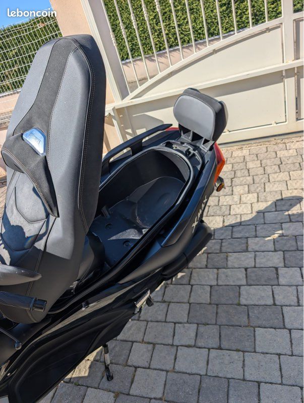 Xmax 125 Iron max 2019 6000kms très bon état,révision des 6000kms faite,contrôle technique ok (image 10)