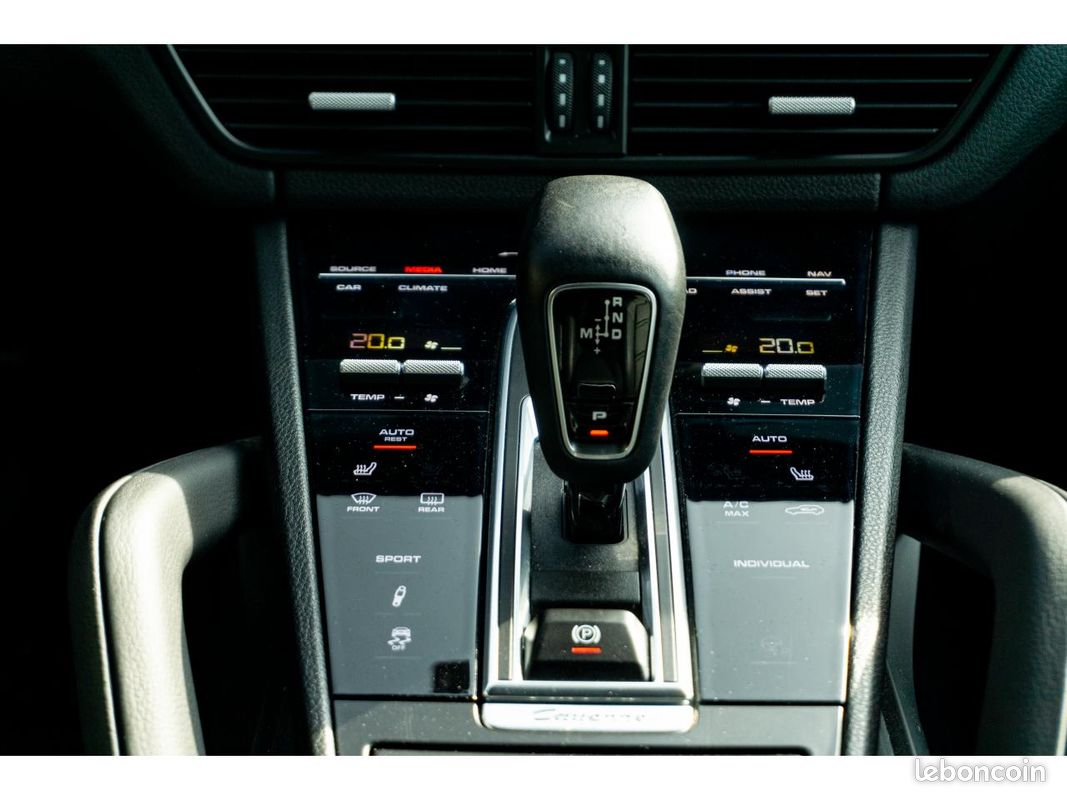 PORSCHE CAYENNE 3.0i V6 - 340 - BVA Tiptronic S - Start&Stop 2017 . PHASE 1 (image 13)