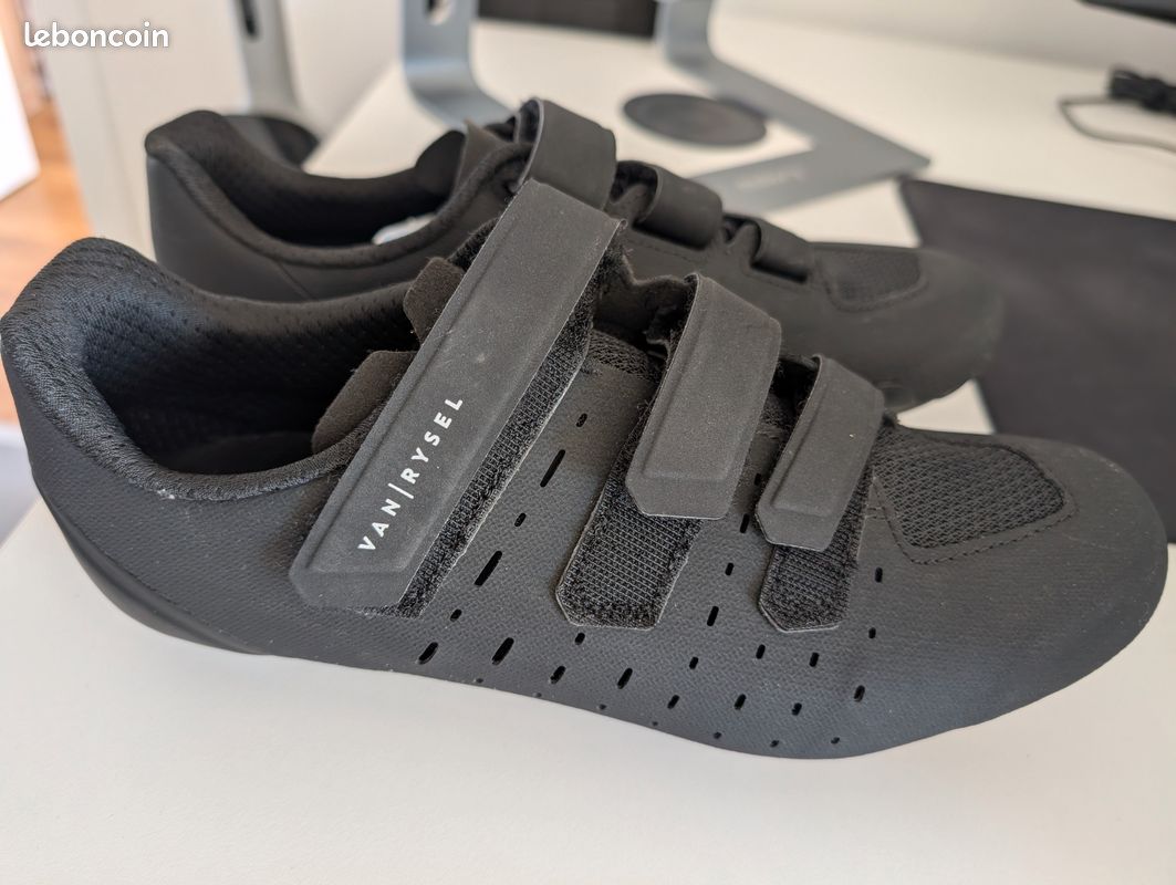 Chaussures de vélo noires Peloton taille 42 (US hommes 9