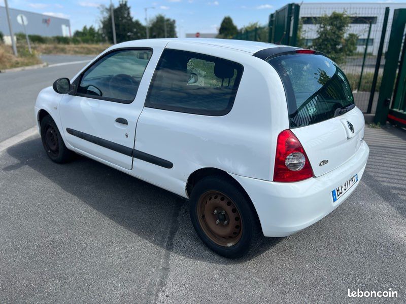 Renault clio 2 1.5 dci 65 cv société (image 4)