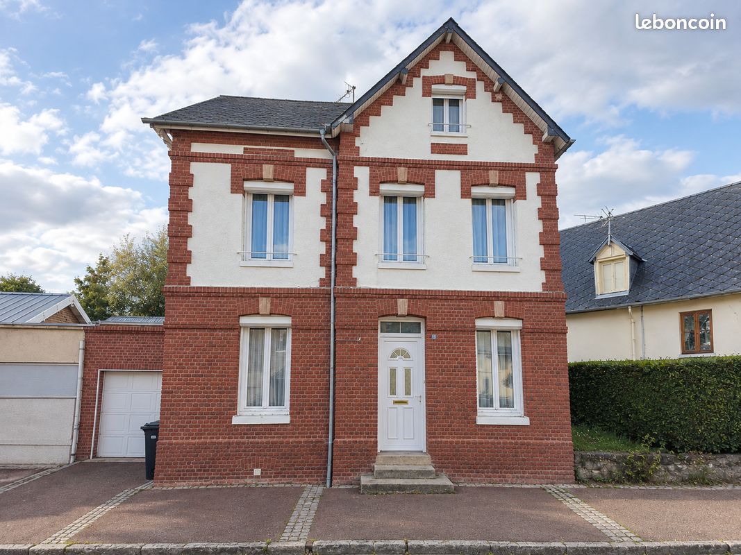 Maison 6 pièces 97 m² · à Arques-la-Bataille · 97 m² · 241 000 €
