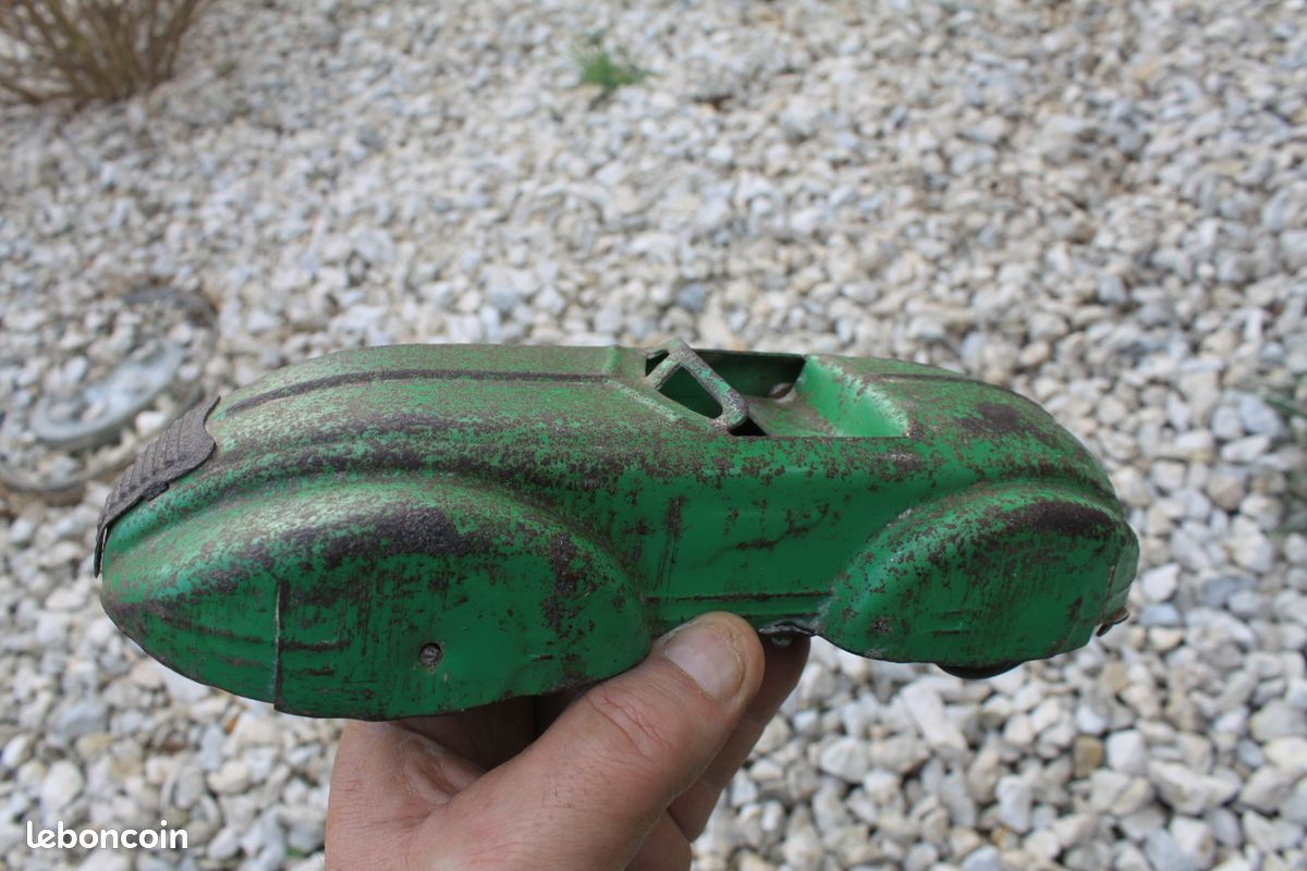 Jouet Ancien En Tôle - Tacot Mécanique Ford T - Sans Marque