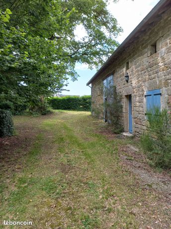 Fermette à 300 mètres du lac de Vassivière Auphelle