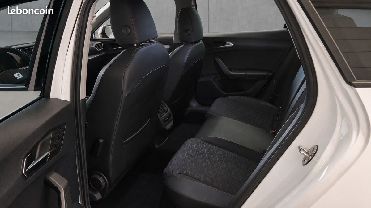 Seat leon sportstourer 1.5 tsi 150 fr – beatsaudio – caméra – attelage – hayon électrique – première main – tva récupérable (image 7)