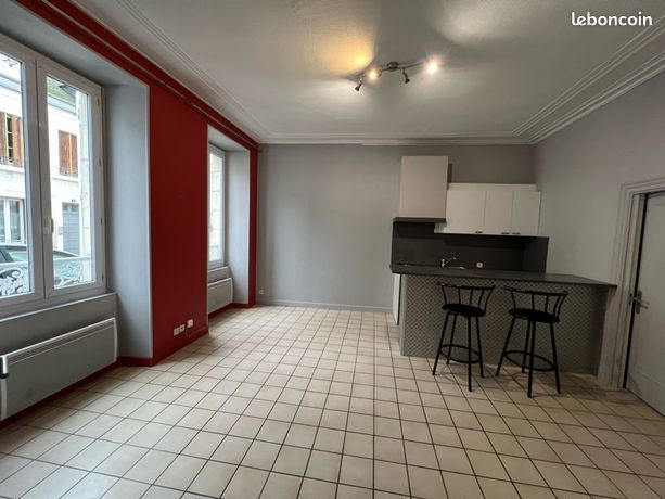 Studio 30 m2 centre ville bourges