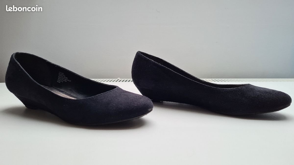 Ballerines noires petit talon 3cm (image 1)