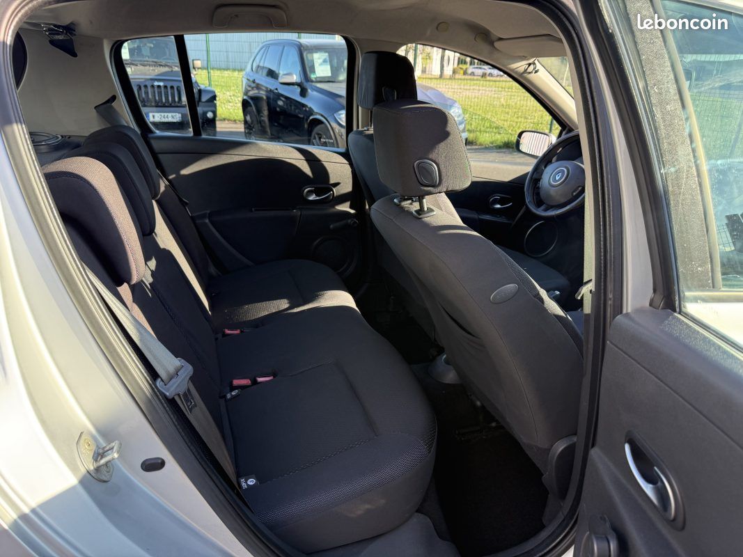 Renault Clio III 1.6 16v 110ch Expression Pour pro ou mécaniciens (image 15)