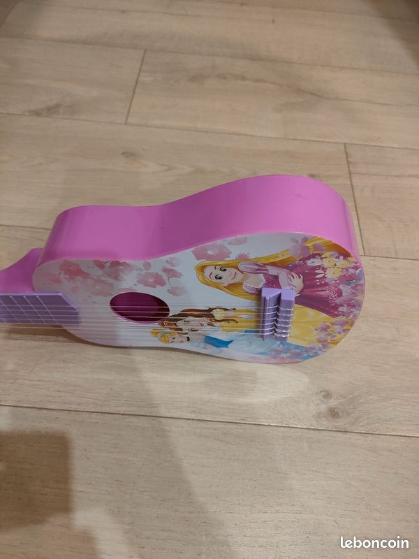 Guitare enfant Princesses Disney (image 3)