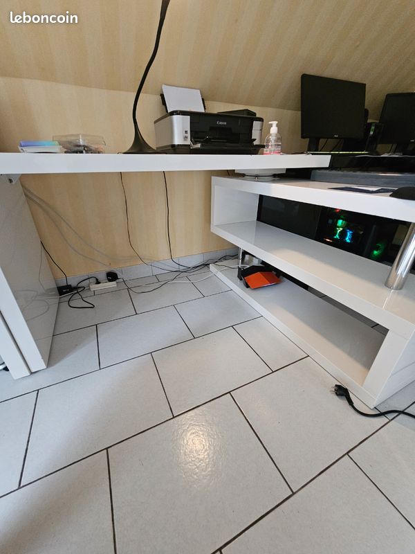 Étagère blanche et bureau (image 11)