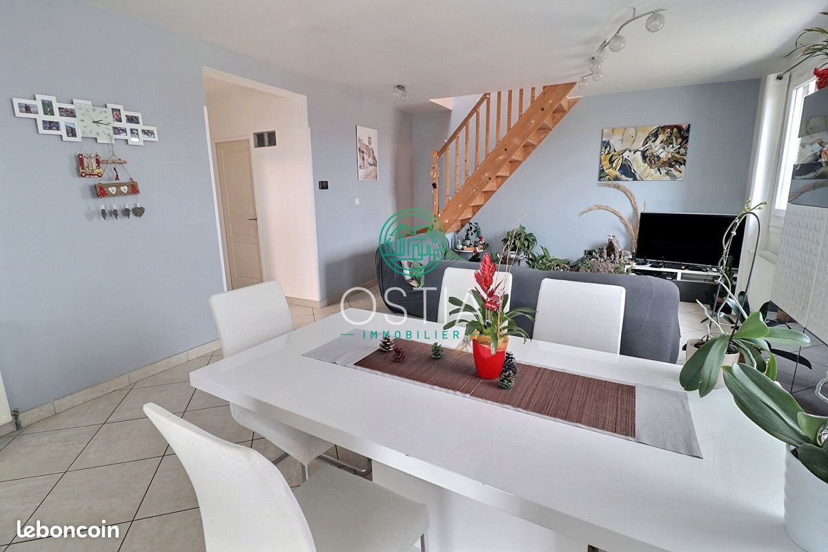 Maison 4 pièces 100 m² · à Genilac · 100 m² · 275 000 €