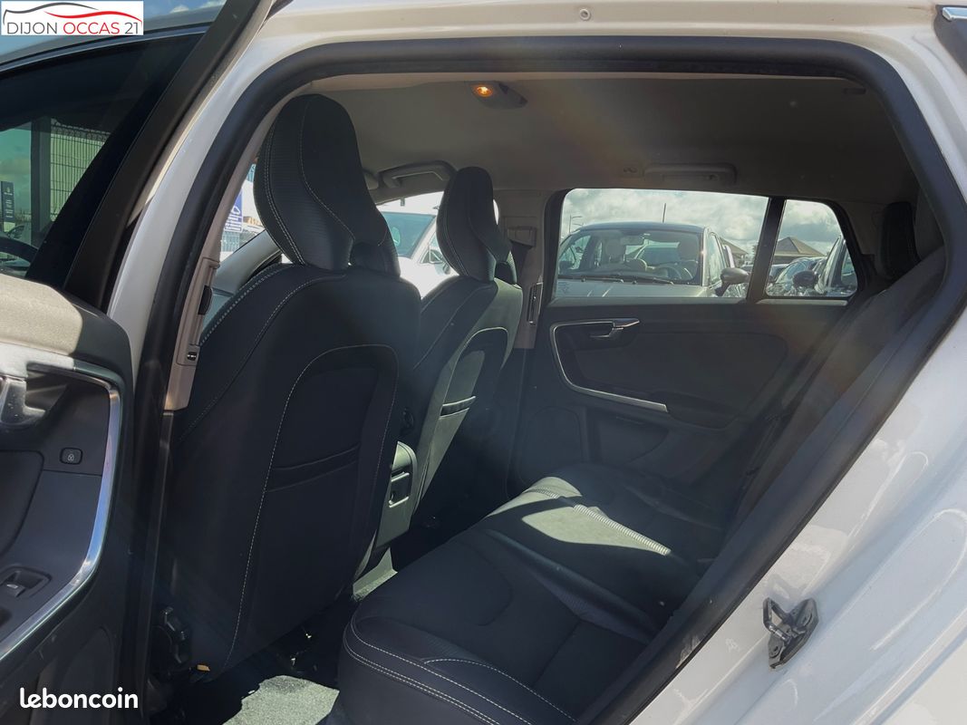 VOLVO V60 T5 240 ch R-design Powershift A (image 11)
