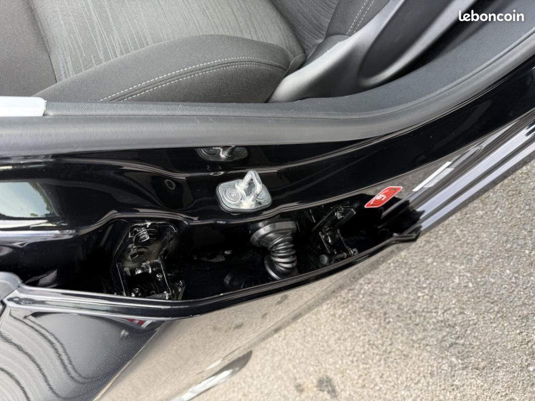 Peugeot 208 1.6 BlueHDi 75ch BVM5 Active (image 2)
