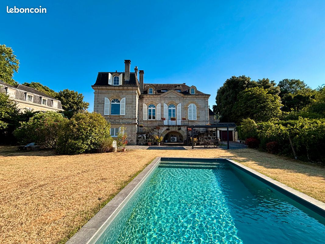 Maison 8 pièces 316 m² · à Brive-la-Gaillarde · 316 m² · 790 000 €