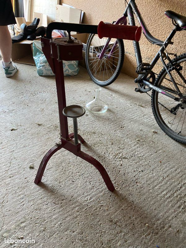 Bouchoneuse pour vin (image 3)