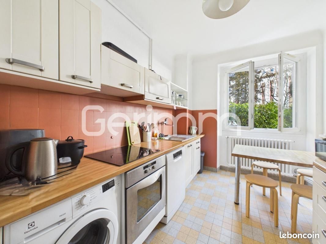 Appartement 5 pièces 110 m² · à Grenoble · 110 m² · 230 000 €