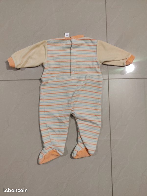 Pyjama 1 pièce / Grenouillère bébé 9 mois Winnie l'ourson (image 2)