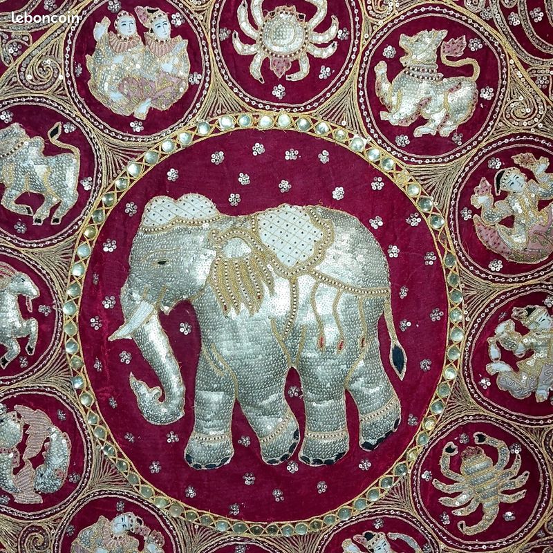 Tapisserie Éléphant Brodée Main - Paillettes (Occasion, Marque Libre)