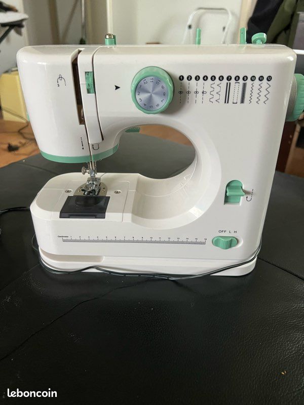 Machine à coudre (image 2)