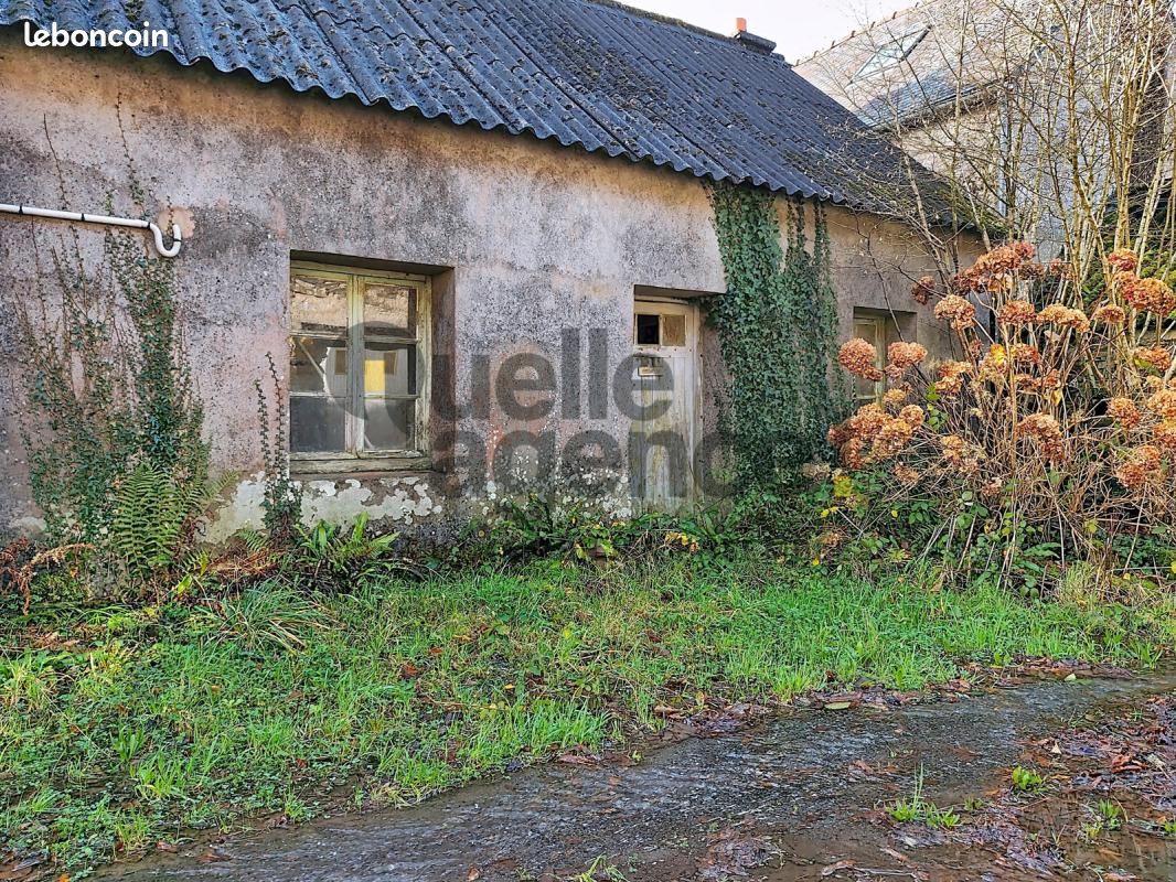 Maison 1 pièce 124 m² · à Saint-Rivoal · 124 m² · 23 999 €