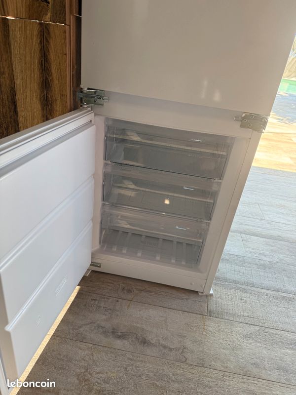 Cuisine équipée, ensemble frigo et micro-ondes encastré avec meubles assortis (image 5)