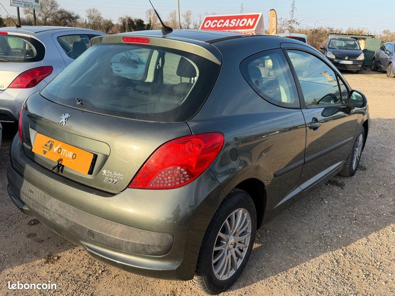 (CARTE GRISE OFFERT) Peugeot 207 1.4 e boîte automatique ,kit distribution neuf,révisée,⭐️garantie 1 an offert inclus✅ (image 3)