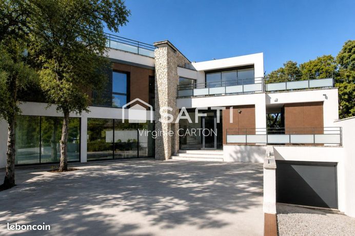 Villa 7 pièces 215 m²