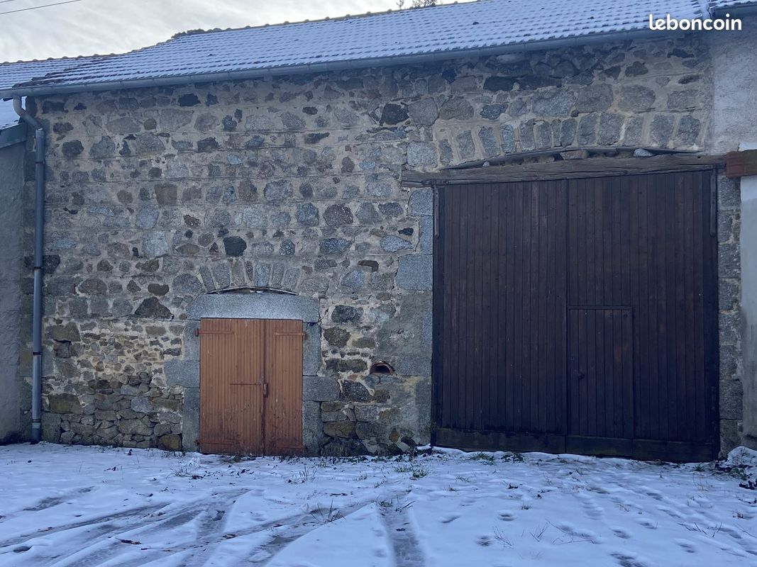 Parking 80 m² · à Châtel-Montagne · 80 m² · 13 000 €