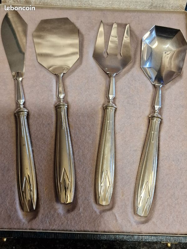 Coffret d'anciens couverts à mignardises - Arts de la table