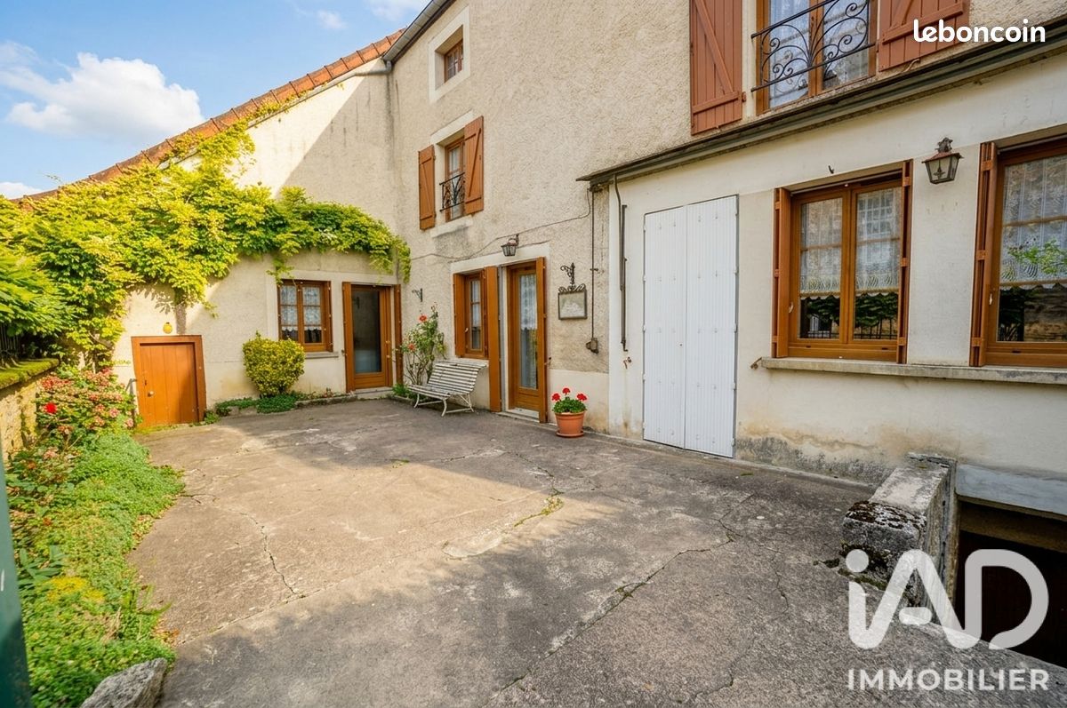 Maison 7 pièces 193 m² · à Grancey-le-Château-Neuvelle · 193 m² · 180 000 €