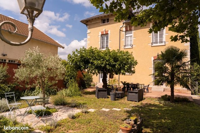 Maison 10 pièces 227 m²