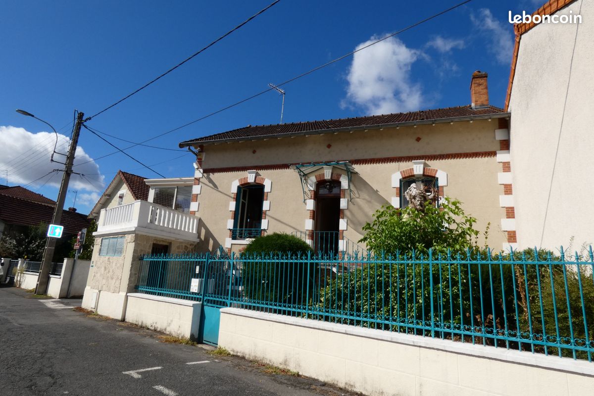 Maison 6 pièces 191 m² · à Montluçon · 191 m² · 160 000 €