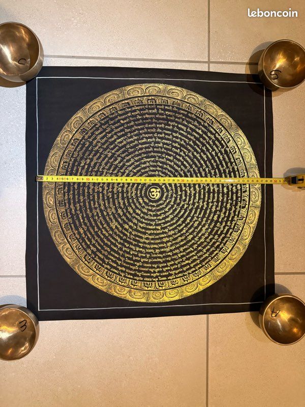 Thangka Mandala Om noir et or – Art spirituel du Népal (image 4)