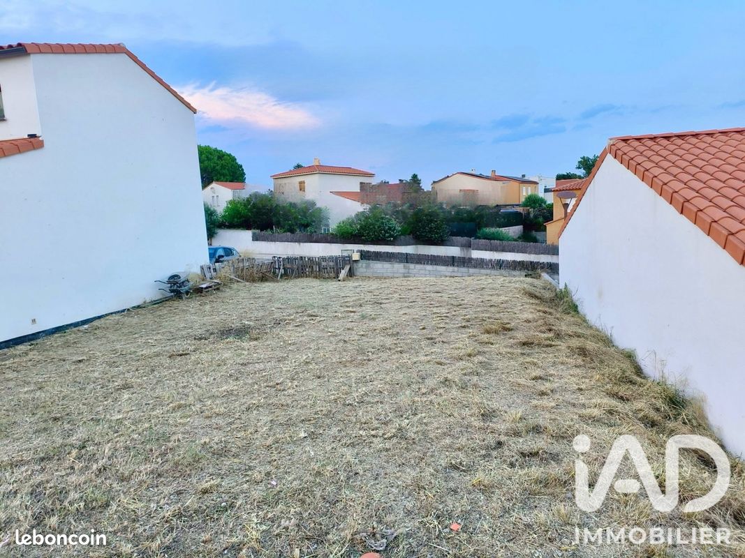 Terrain 299 m² · à Tresserre · 299 m² · 100 000 €