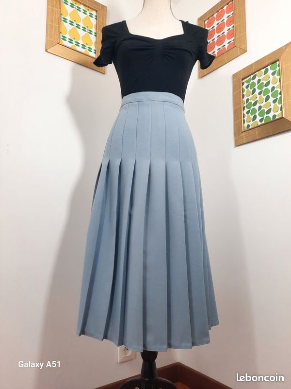 Jupe Plissée Vintage WEILL Bleue Et Blanche – Style Rétro Et Intemporel !