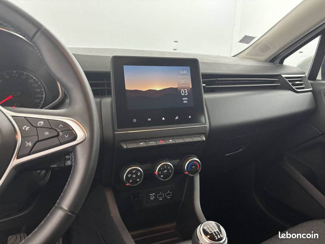 RENAULT Clio TCe 90 - 21 Business (image 12)